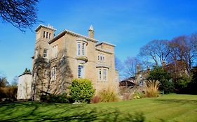 Beautiful 2 To 3 Bed Apartment With Stunning Views!